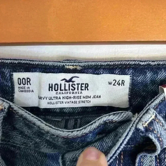 BNWT Hollister Curvy Ultra  High Rise Mom Jeans Size 00R - Picture 8 of 15